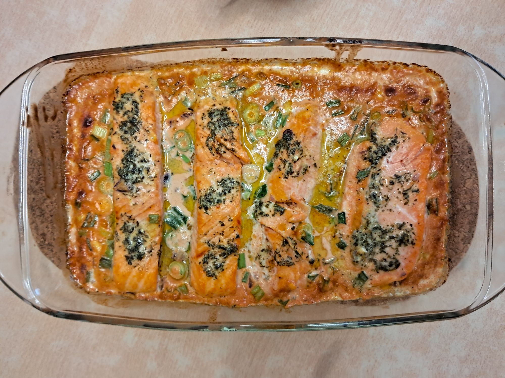 Auflaufform mit Lachs